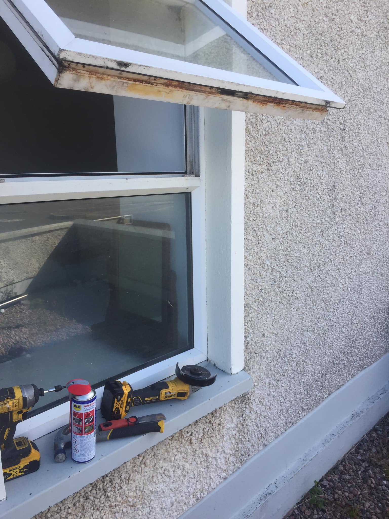 Fixing window hinge